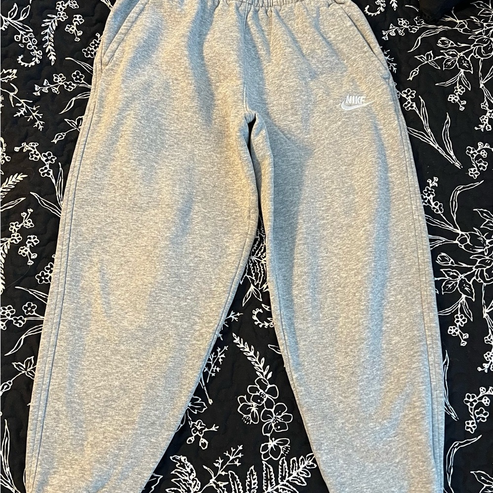 Nike Kids Heather Gray Joggers - Picture 2 of 5